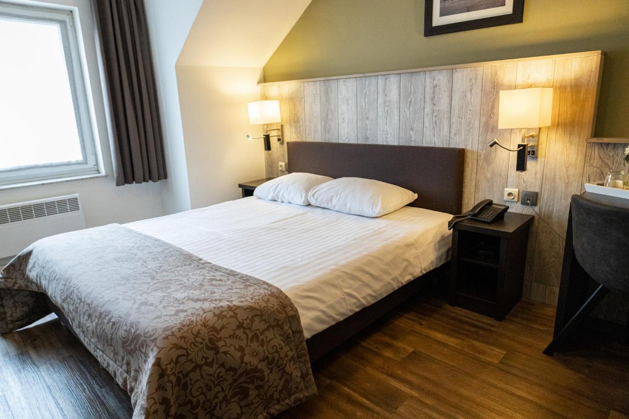 Hotel De Maaskant Maaseik Esterno foto